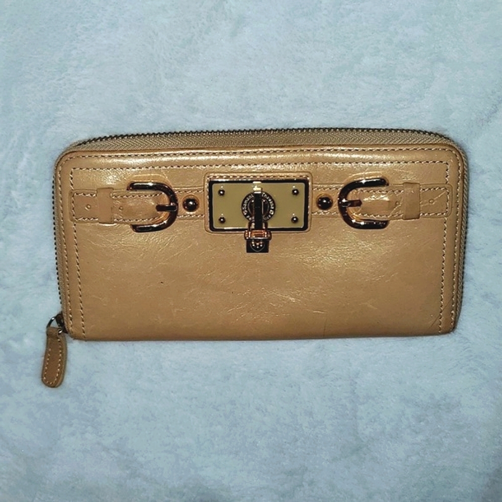 Samantha Thavasa Petit Choice Zip Around Long Wallet